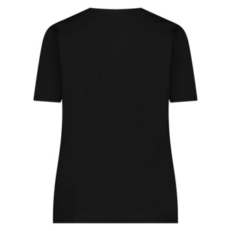 Plus Basics T-shirt met V-hals in het zwart.
