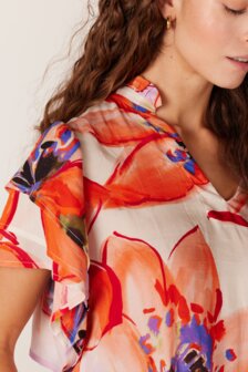 Blouse multicolor Jansen Amsterdam met korte mouwen.