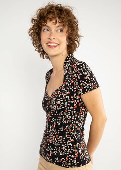 Blutsgeschwister T-shirt in het zwart.