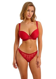 Freya string in het rood.