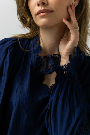 Label Dot Aicha blauw