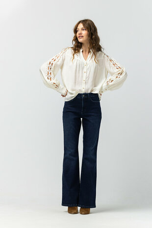 Label Dot Afra
