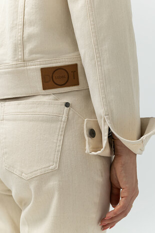 Label Dot Aniek