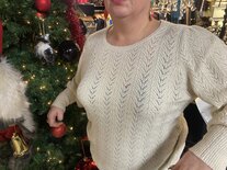 Loose fit trui van Fransa in creme met goud.