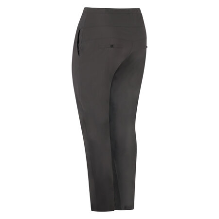 Jogger pant Plus Basics in het bruin.