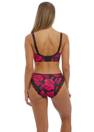 Lucia Brief