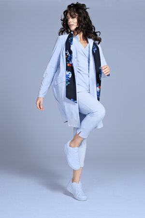 Blouse long light blue Plus Basics