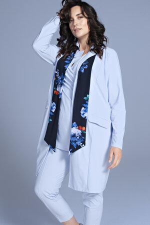 Broek 7/8 in light blue van Plus basics.