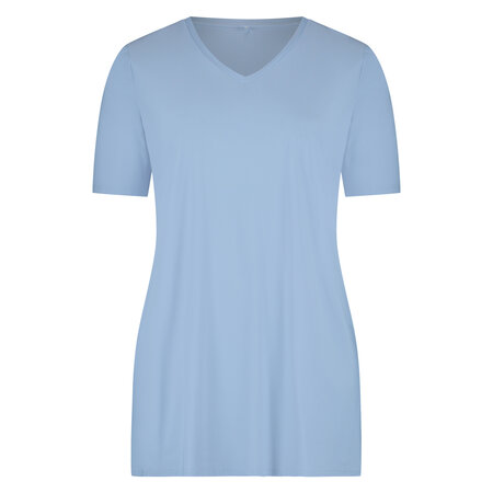 T-shirt met V-hals van Plus Basics in light blue.