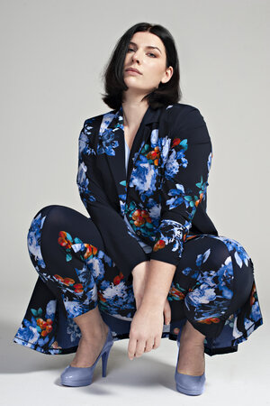 Lange Blazer in de print Fruit & Flowers van Plus Basics