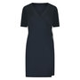 Wikkel jurk Plus Basics in het zwart.